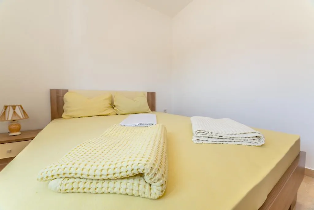 비르 Apartmen Lacic 아파트