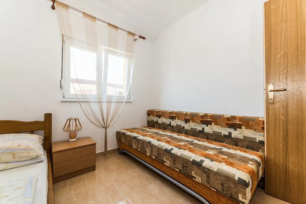 비르 Apartmen Lacic 아파트