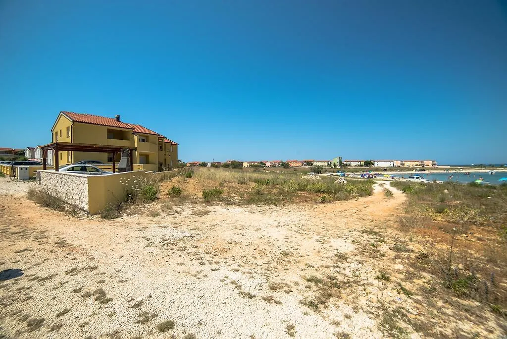 Apartmen Lacic Apartment Vir Croatia