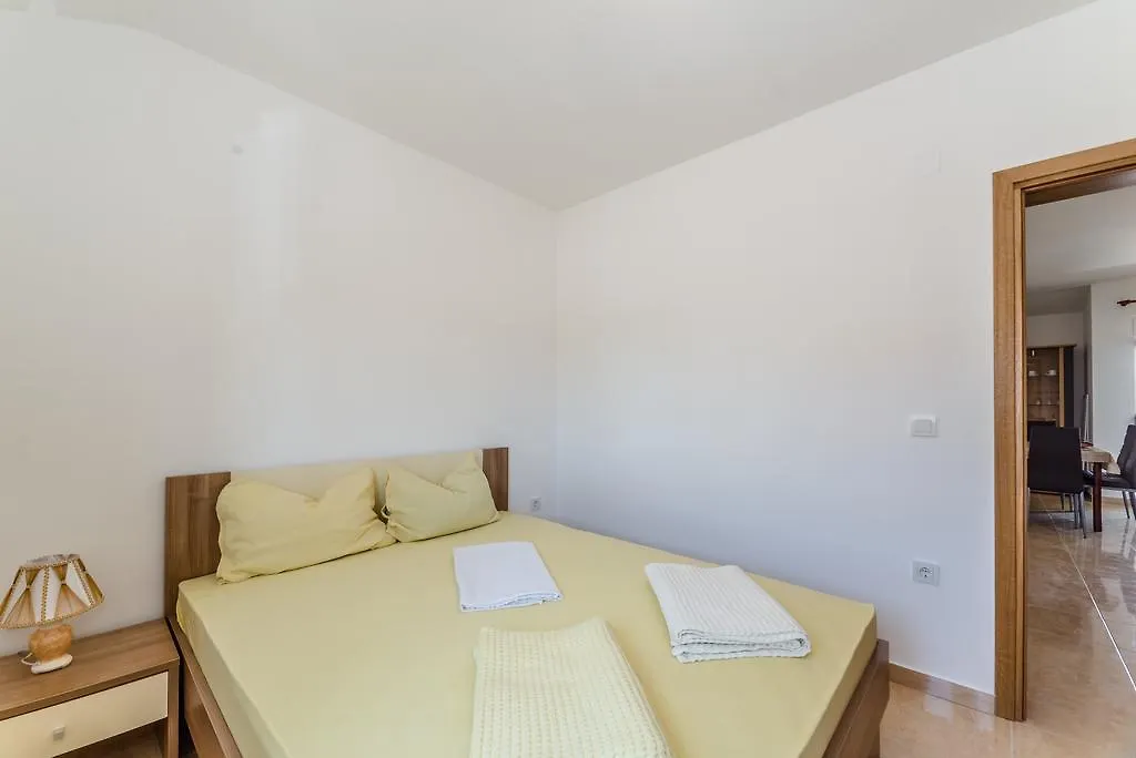 Apartmen Lacic Apartment Vir