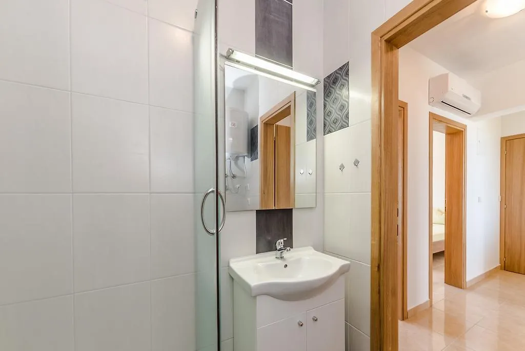 Apartmen Lacic Apartment Vir 0*,  Croatia